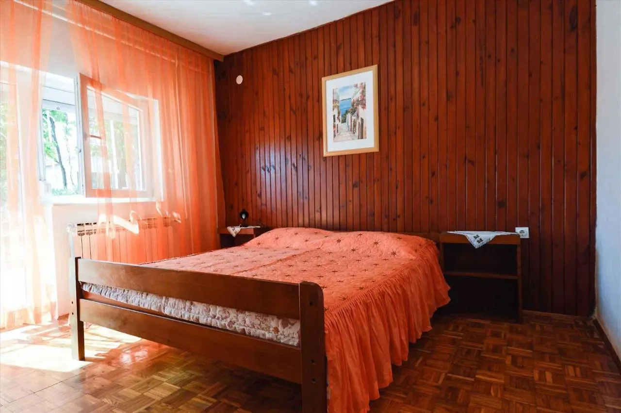 Apartment In Pula With One-Bedroom 3 Pjescana Uvala