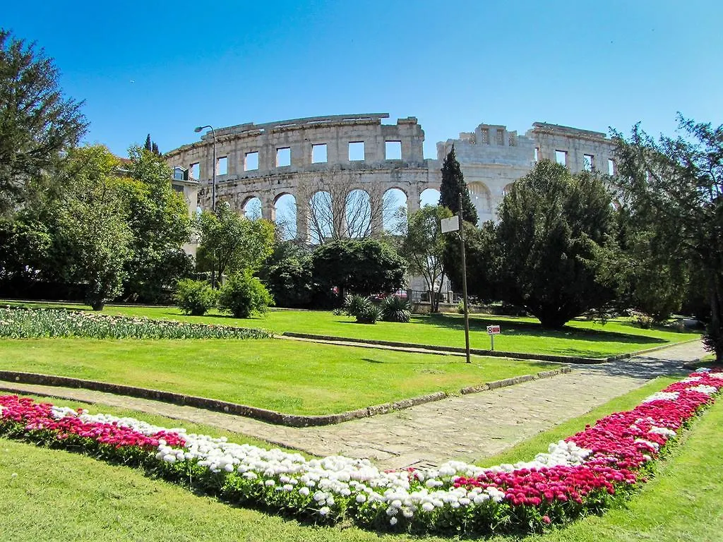 Apartment In Pula With One-Bedroom 3 Pjescana Uvala
